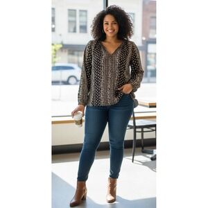 Torrid Women's Boho Floral Pleated Top Size 2 Black Lightweight Hi-Lo Blouse